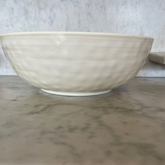 TOMMY BAHAMA Cream Swirl Melamine Serving Bowl 11" - Picture 3 of 16